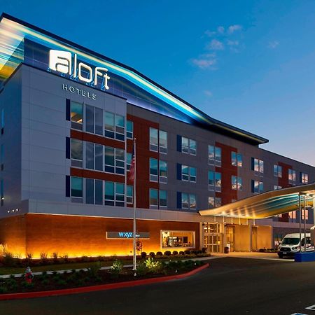 Aloft Cleveland Airport Hotel North Olmsted Exterior photo