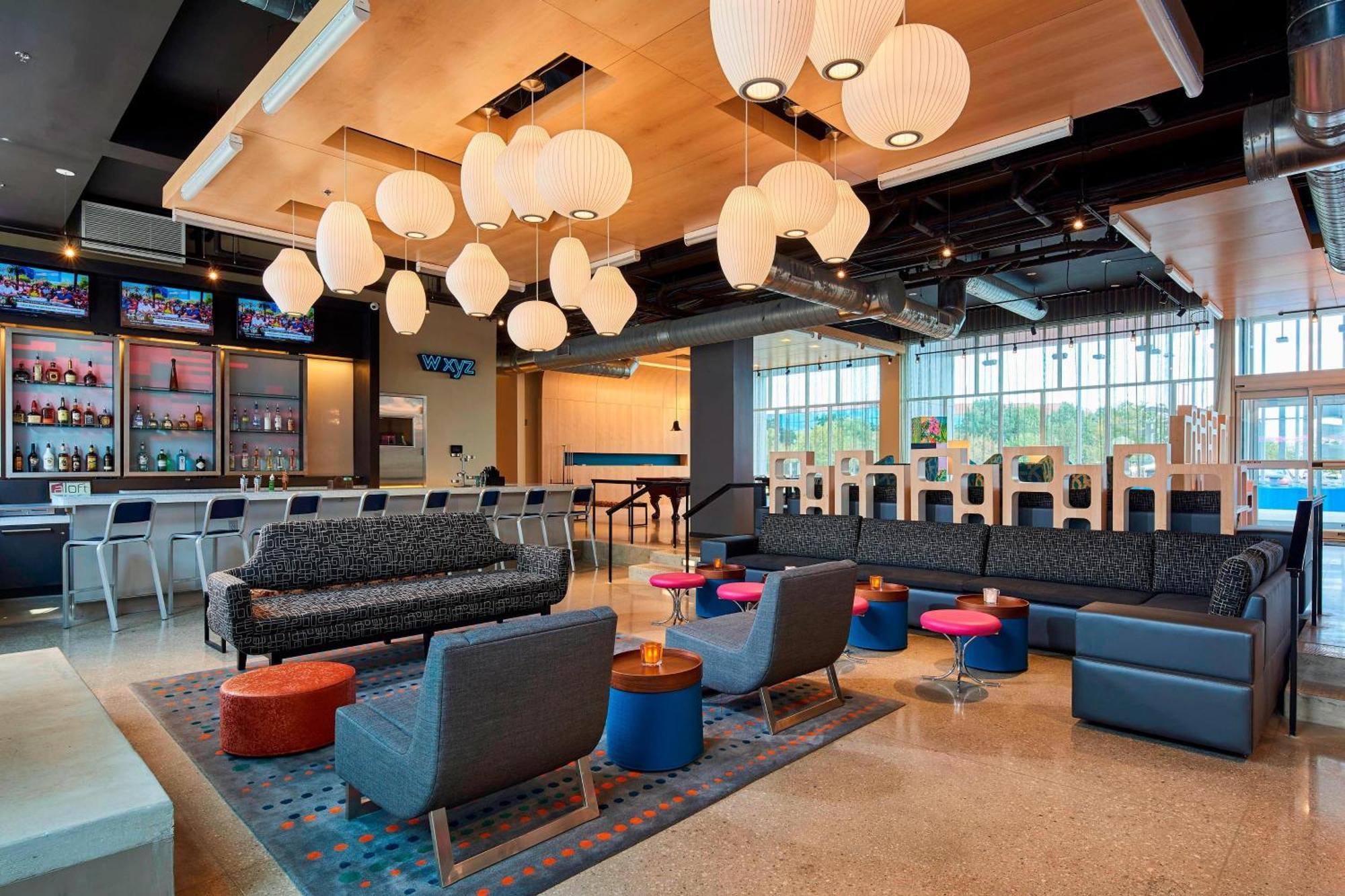Aloft Cleveland Airport Hotel North Olmsted Exterior photo