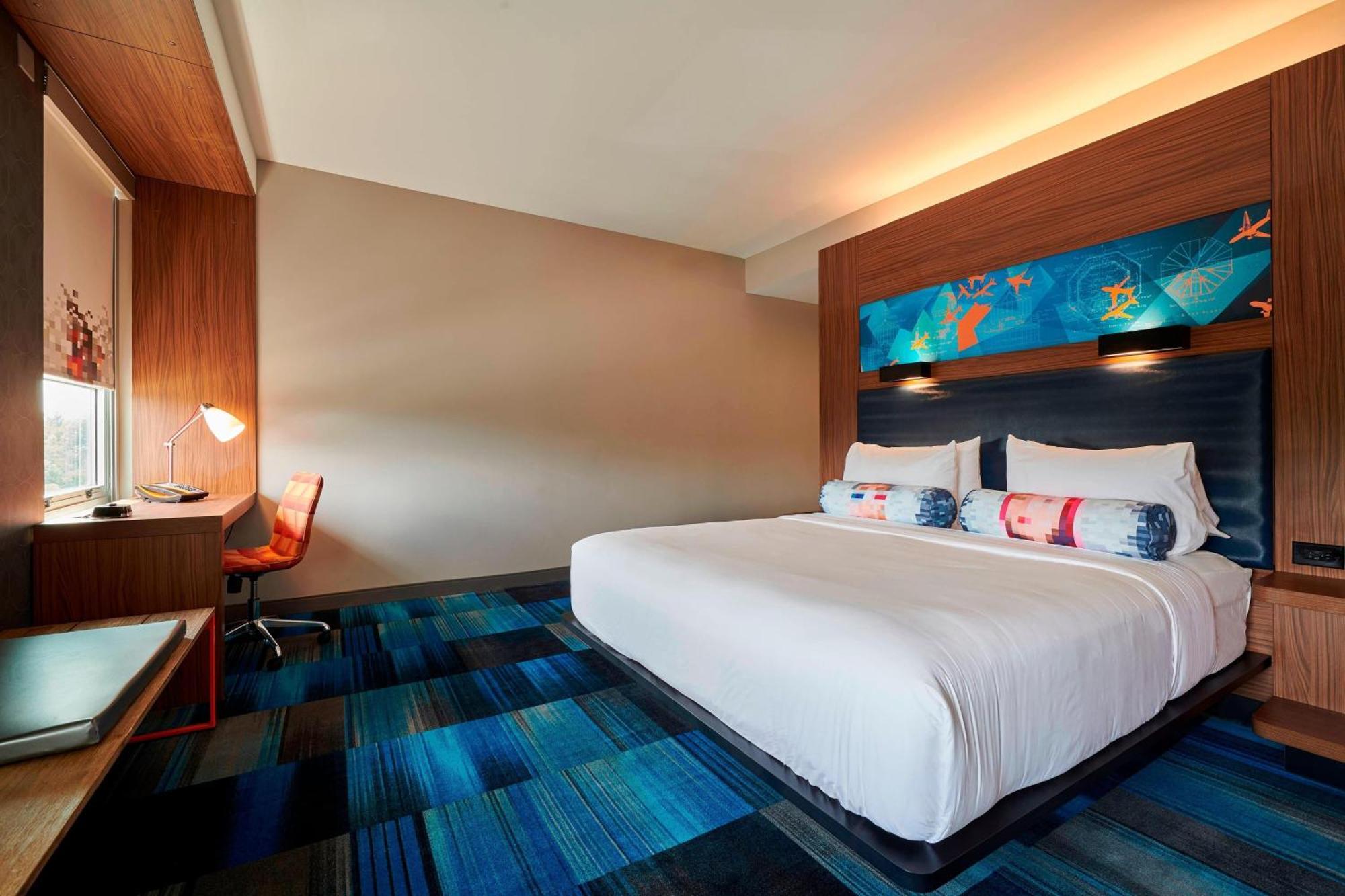 Aloft Cleveland Airport Hotel North Olmsted Exterior photo