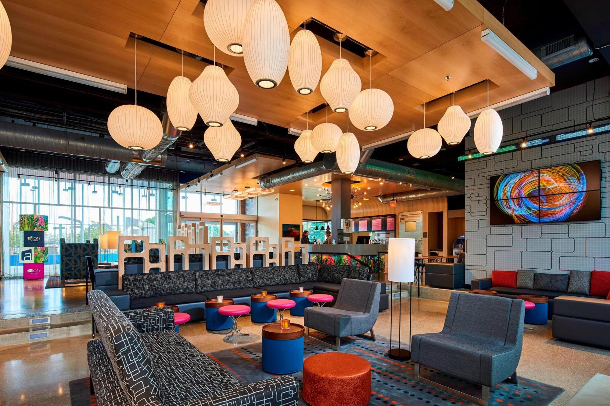 Aloft Cleveland Airport Hotel North Olmsted Exterior photo